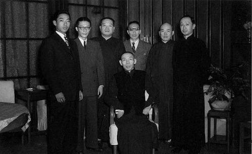 杜月笙怎么败落的？