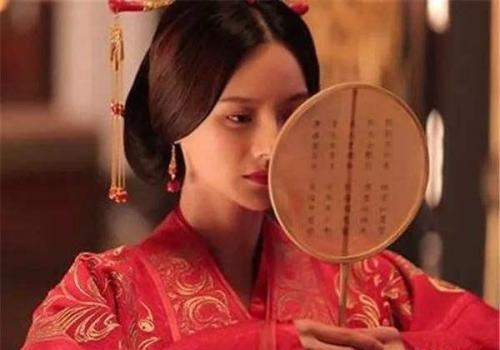 关羽看上了秦宜禄之妻，三国志中这样说