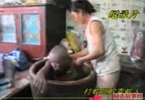 新闻解析：吃蛇无数变成蛇人可能吗？