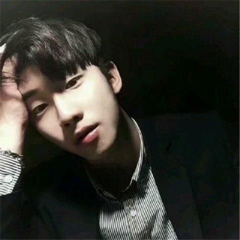  超级适合男生的qq霸气说说