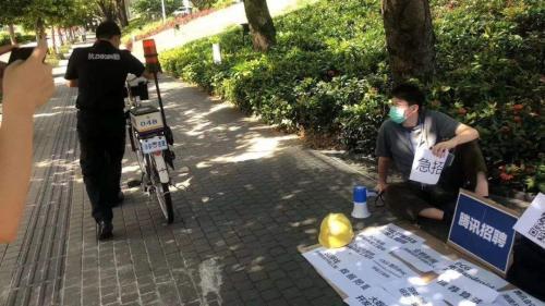 摆地摊卖什么最赚钱而且很受欢迎？